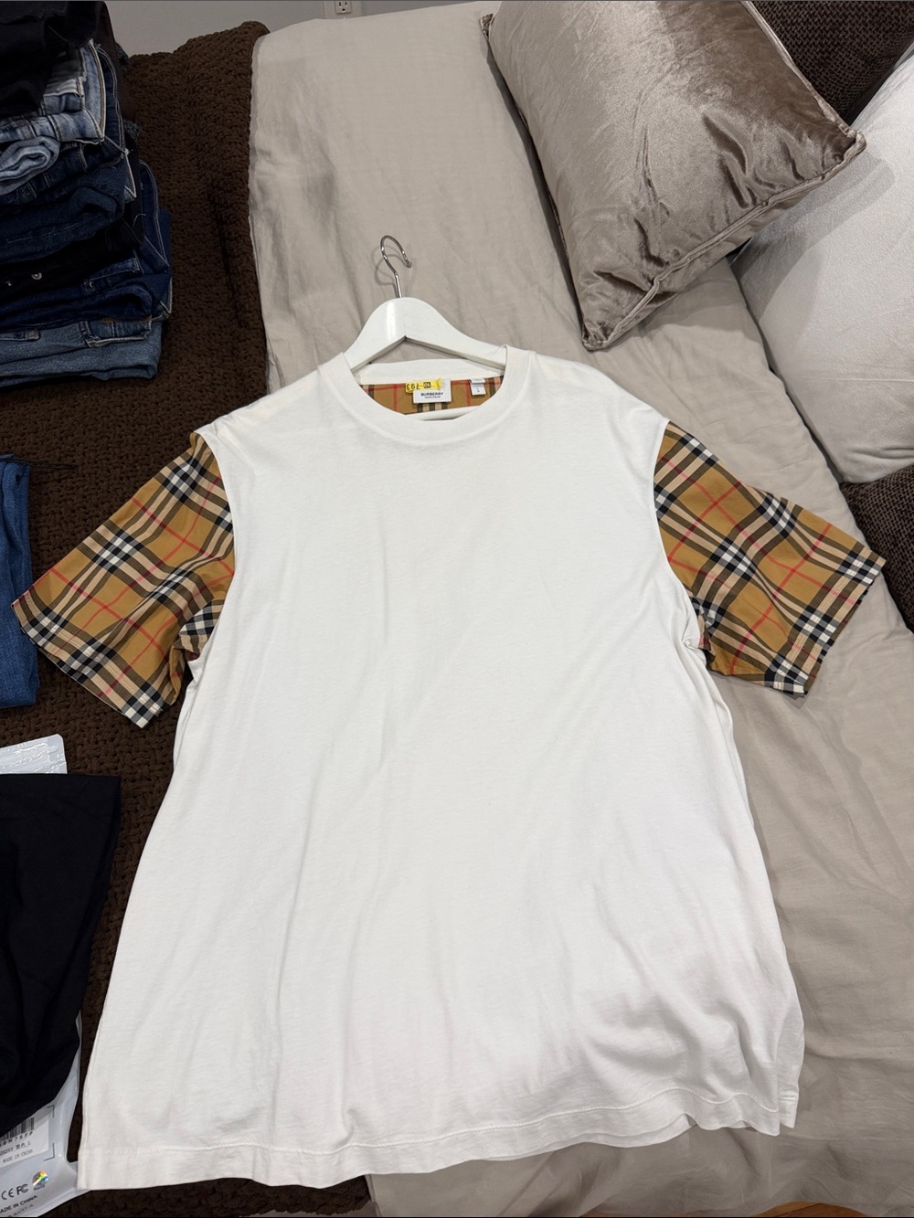 Burberry White Tee with Beige Vintage Check Sleeves